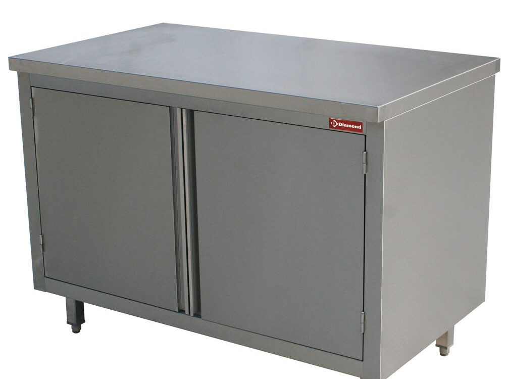 Table sur armoire, portes battantes - restauration professionnel de qualité