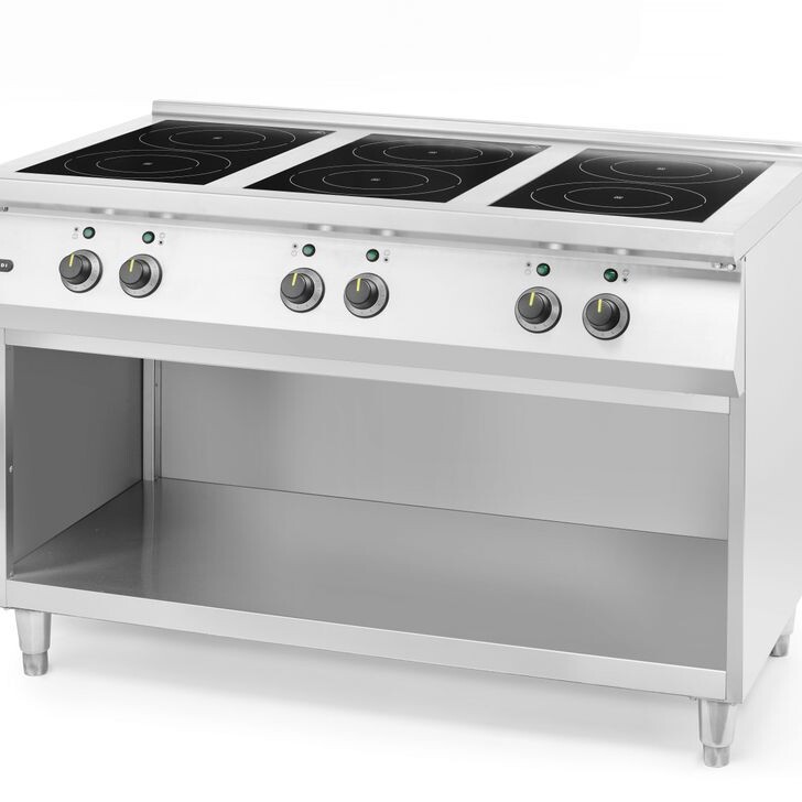 Cuisinière à induction avec 6 foyers - cuisine professionnel de qualité